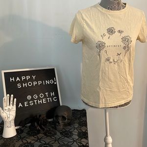 Lightweight Optimist Tee with Daisies
